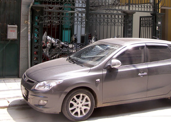 Bị cắt môi giới, CTCK “biến dạng”