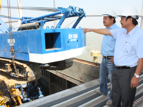HAG đem máy móc, vật liệu qua Myanmar xây cao ốc