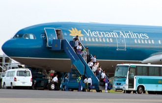 Ai mua cổ phiếu Vietnam Airlines?