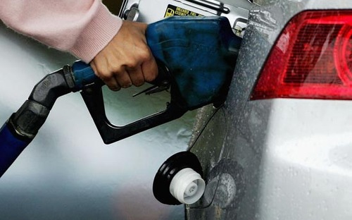 DN xăng dầu lãi khủng nhờ xả quỹ bình ổn: “Người tiêu dùng đang thành con nợ”