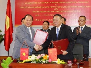 Việt Nam-Trung Quốc ký kết hợp tác về nông sản