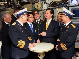 Thủ tướng tới thị sát thử nghiệm tàu ngầm Hà Nội