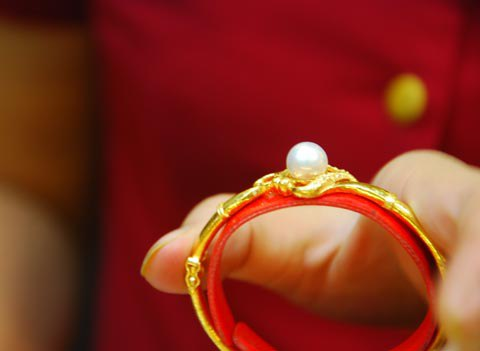 Đấu thầu vàng kịch tính hơn