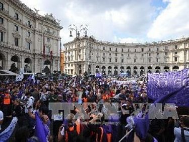 Bất ổn chính trị đã ngăn đà phục hồi kinh tế của Italy