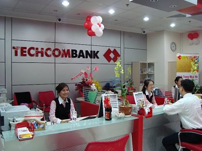 Techcombank: Lãi quý 3 sụt 84%, nợ xấu tăng mạnh 5.93%