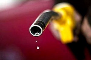 Giá xăng, dầu trong nước đột ngột tăng mạnh