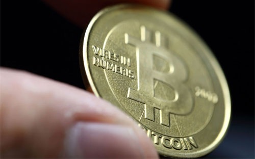 Giá tiền ảo Bitcoin lại vọt qua ngưỡng 1.000 USD