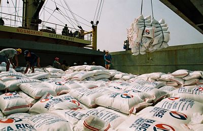 Thương vụ bán 800.000 tấn gạo cho Philippines: Hớ đậm!