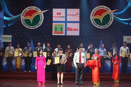 Sacombank đạt danh hiệu “Hàng Việt tốt – Dịch vụ hoàn hảo” năm 2014