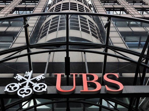 Ngân hàng UBS nộp phạt 300 triệu euro giải quyết bê bối trốn thuế