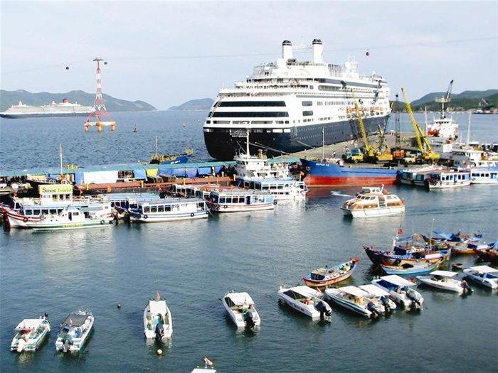 Rắc rối xung quanh việc chuyển nhượng cảng Nha Trang