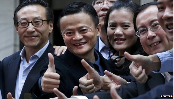 Alibaba nhảy vọt gần 40% trong ngày chào sàn, Dow Jones bước lên tầm cao mới