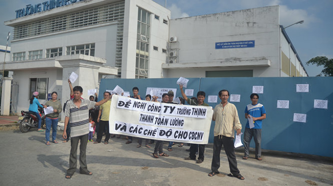 Hàng trăm công nhân đòi nợ lương ở công ty Trường Thịnh