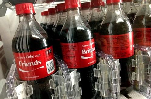 Coca Cola bội thu nhờ in tên lên nhãn chai