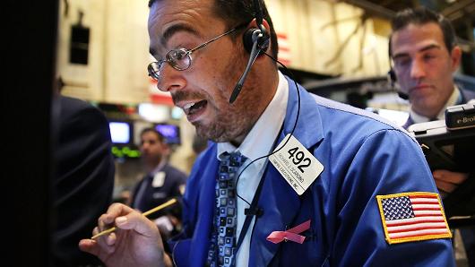 S&P 500 và Nasdaq ngừng rơi, Dow Jones sẩy chân cuối phiên