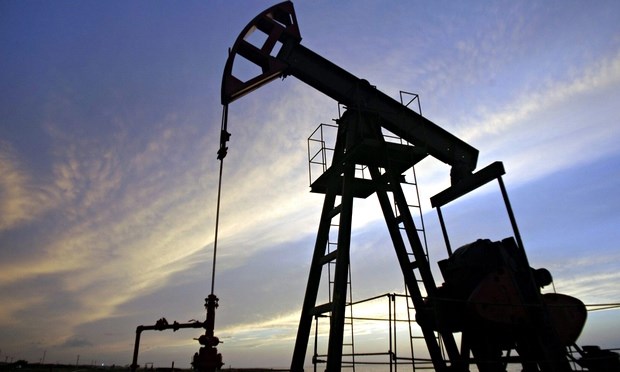 Giá dầu vẫn giảm bất chấp GDP quý Ba của Mỹ tăng mạnh