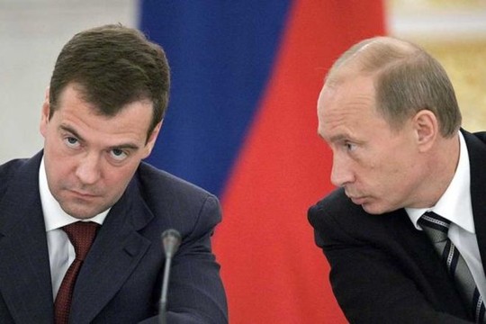 Tổng thống Putin có thể cách chức ông Medvedev