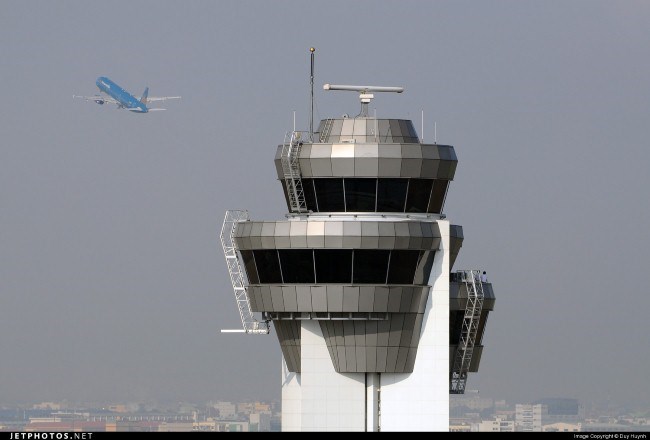 Về sự cố mất kiểm soát không lưu: Ngành hàng không không thể chối bỏ trách nhiệm