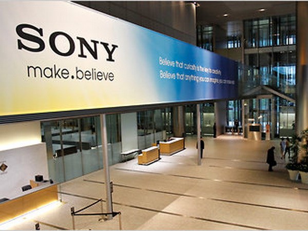 Tập đoàn Sony cắt giảm 30% chi phí hoạt động do thua lỗ
