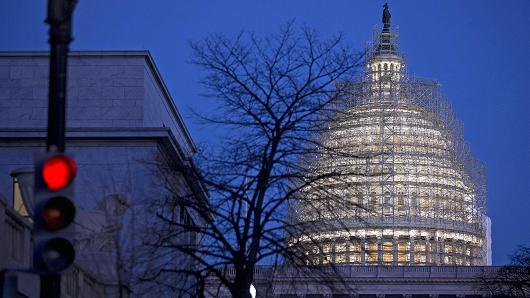 Hạ viện Mỹ thông qua dự luật ngân sách 1.1 ngàn tỷ USD chỉ vài giờ trước khi Chính phủ đóng cửa