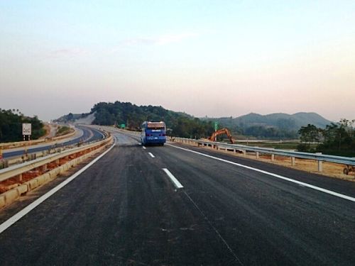 Xử lý xong vết nứt trên đường cao tốc dài nhất Việt Nam