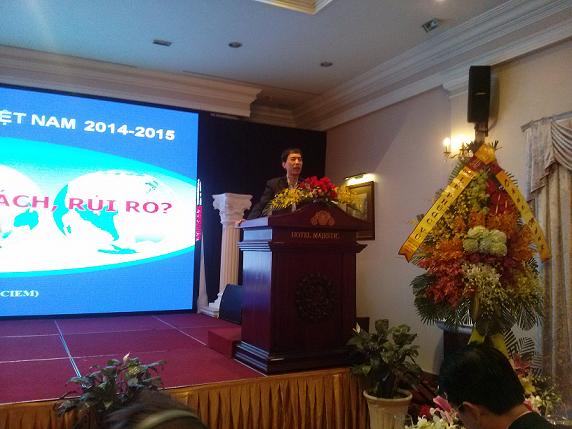 TS Võ Trí Thành: “Lạc quan về kinh tế Việt Nam 2015 mặc dù vẫn còn nhiều rủi ro”