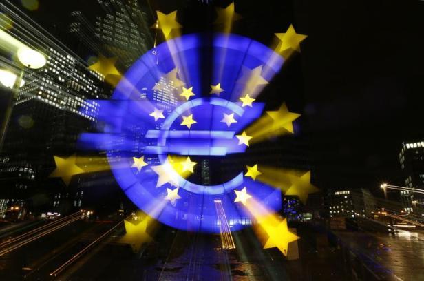 ECB chính thức tung gói QE "khủng" hơn dự báo