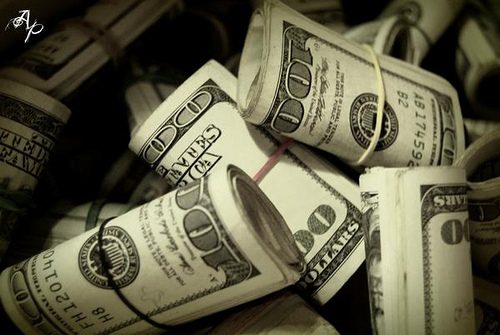 Doanh nghiệp nào “rủng rỉnh” tiền nhất cuối năm 2014?