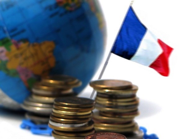 Pháp có thêm 2 năm để giảm thâm thủng ngân sách về mức trần
