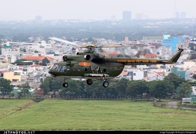 Trực thăng quân sự MI8 gặp sự cố tại đảo Phú Quý