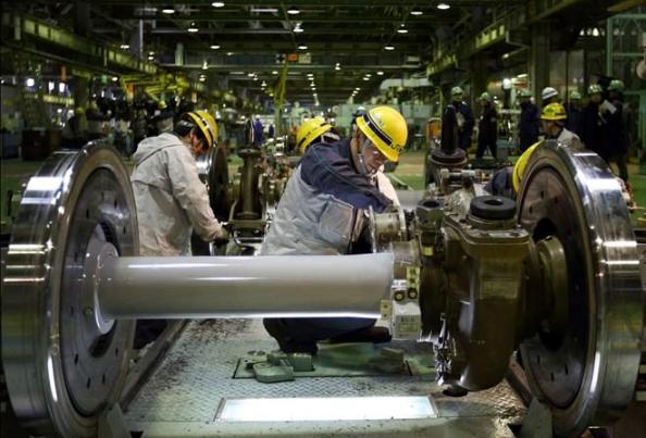 Sản lượng công nghiệp của Nhật Bản giảm mạnh trong tháng 2