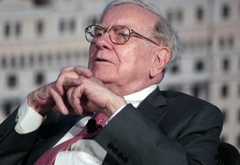 Warren Buffett đã bán tháo cổ phần trước khi Tesco lỗ lịch sử