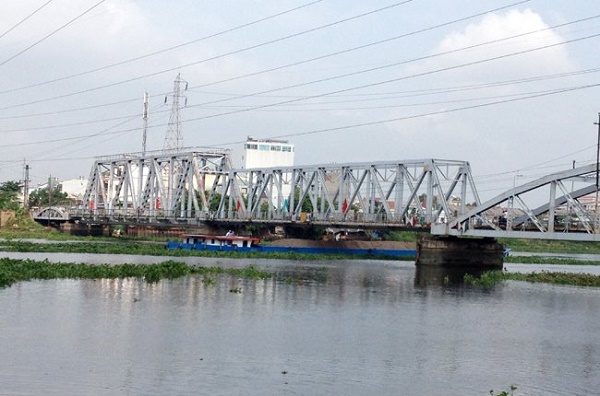 Xây cầu đường sắt Bình Lợi, giải tỏa ùn tắc giao thông thủy TPHCM