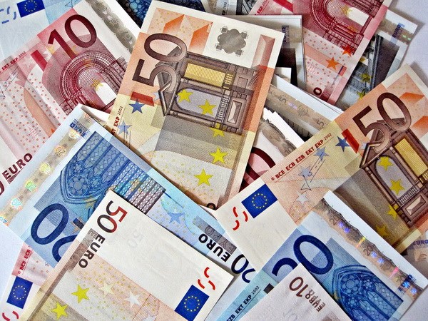 Đồng euro chịu sức ép trước khả năng Fed nâng lãi suất
