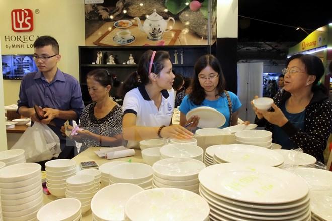 Tỷ lệ người tiêu dùng ưu tiên hàng Việt Nam đang gia tăng