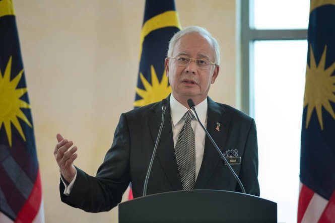 Malaysia đóng băng tài khoản nghi dính líu thủ tướng