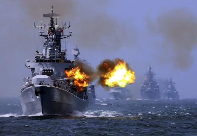 Bất chấp phản đối, Trung Quốc vẫn giội mưa bom xuống biển Đông