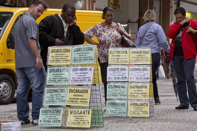Bê bối tham nhũng đẩy kinh tế Brazil rơi vào tình trạng suy thoái