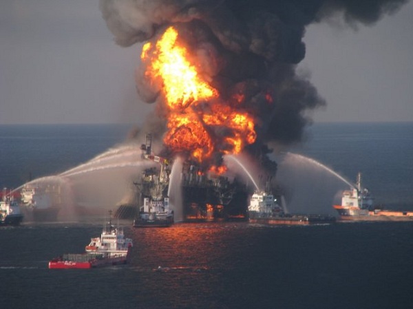 Tập đoàn BP bị phạt 20,8 tỉ USD vì sự cố tràn dầu