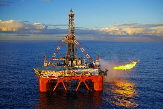Phụ thuộc TQ, giá trị XK dầu thô VN 11 tháng giảm gần 50%, than đá giảm 65%