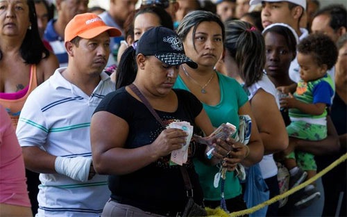 “Hàng chục máy bay chở tiền từ nước ngoài về Venezuela”