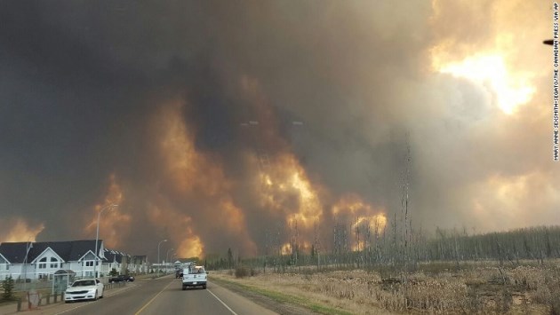 Dầu tăng giá sau vụ cháy rừng ở Canada