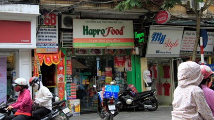 Teo tóp cửa hàng rau sạch Hapro, vì sao?