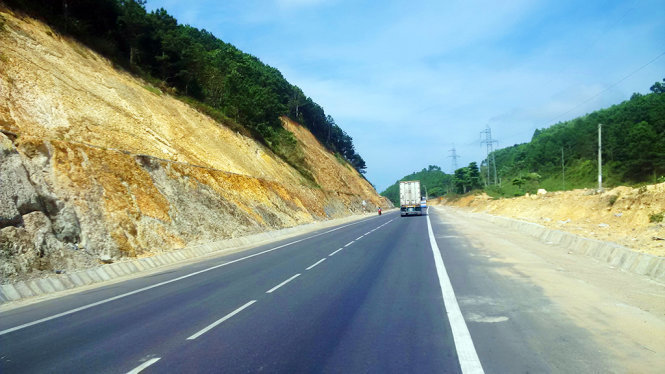 Thu phí quốc lộ 19 đoạn Bình Định - Gia Lai từ 0g 1-6