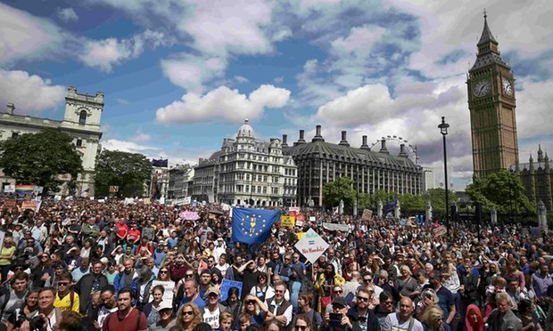 ​Hàng chục ngàn người biểu tình phản đối Brexit tại London