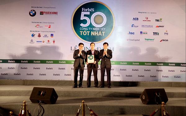 Tập đoàn Bảo Việt bốn năm liên tiếp được vinh danh là doanh nghiệp niêm yết tốt nhất Việt Nam