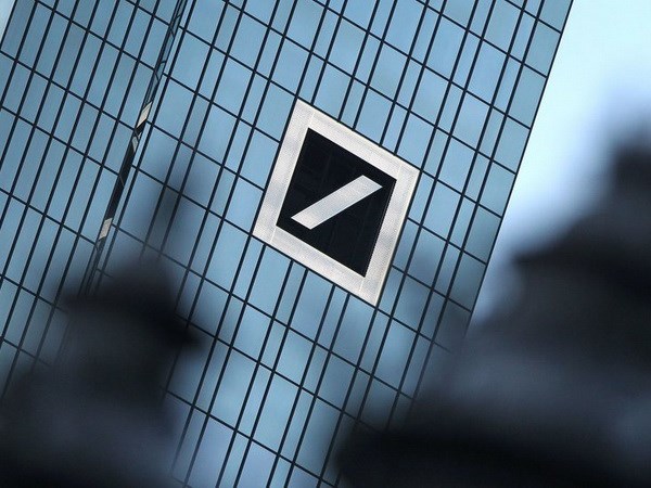 Giá cổ phiếu Deutsche Bank phục hồi mạnh nhờ ủng hộ của khách hàng