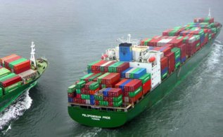 Phải niêm yết giá dịch vụ vận chuyển hàng hóa công-te-nơ bằng đường biển