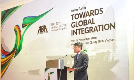 Việt Nam mời nhà đầu tư nước ngoài tham gia tái cơ cấu ngân hàng