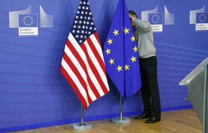 EU tạm ngừng mọi đàm phán thỏa thuận thương mại với Mỹ 